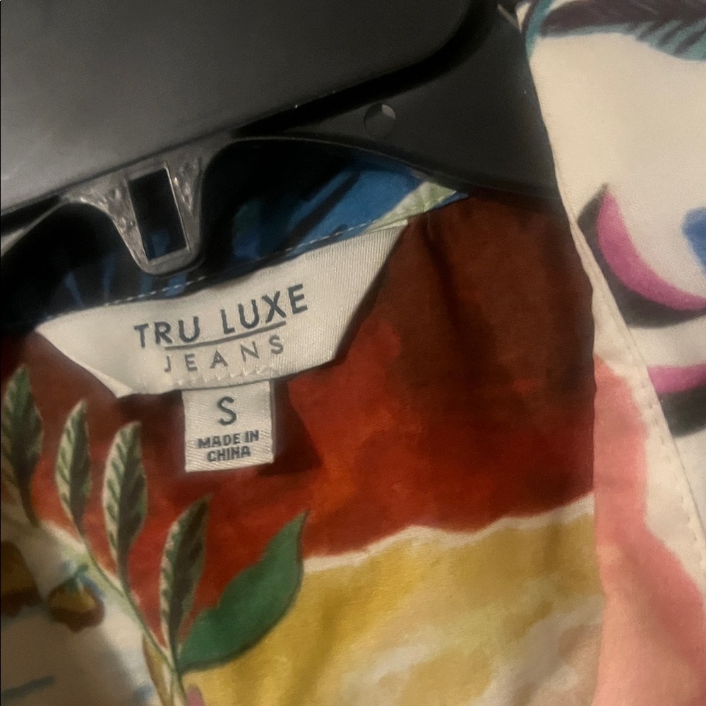 Tru Luxe Jeans Tropical Print Blouse - Picture 4 of 6